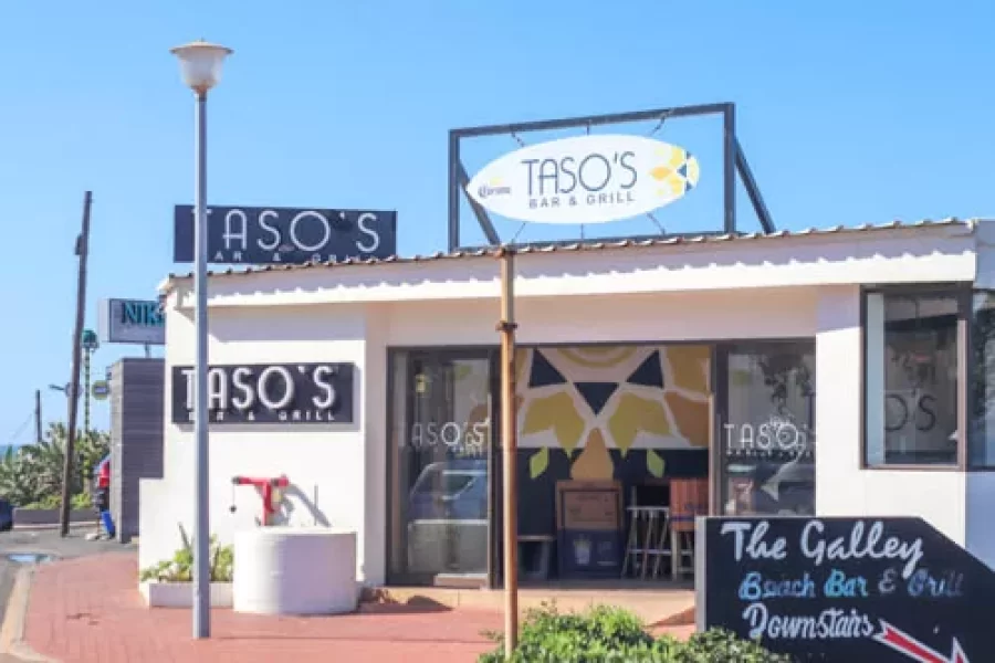 Ballito-Backpackers-ballito-bay-tasos